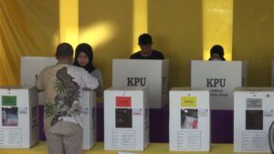 Proses pemungutan suara di salah satu TPS Di Kabupaten Bulungan.