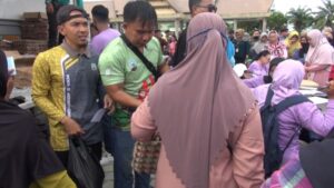 Kegiatan Pasar Murah di Lapangan Agatis, Tanjung Selor, Selasa (6/2/2024)