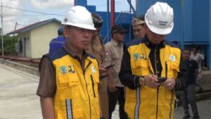 Ketua DPRD Bulungan : Riyanto, S.Sos (kiri)