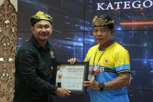 SIWO AWARD : Gubernur Kaltara, Dr. H. Zainal A. Paliwang, S.H., M.Hum meraih penghargaan kategori “Good Governance” dalam ajang Anugerah Olahraga SIWO PWI Award II Kaltara Tahun 2025