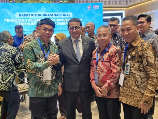 RAKORNAS : Pj. Sekprov Kaltara, Dr. Bustan, SE., M.Si menghadiri Rakornas Penguatan Ekosistem Ekonomi Kreatif digelar oleh Kemenekraf bersama Kemendagri di Ballroom Thamrin Nine, Jakarta, Selasa (8/7).
