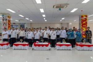 ABADIKAN MOMEN : Pj Sekprov Kaltara, Dr Bustan, SE, M.Si menghadiri kegiatan Penilaian Kinerja Kabupaten/Kota dalam Pelaksanaan 8 Aksi Konvergensi Penurunan Stunting Tahun 2025.