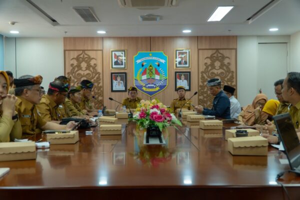 PEMATANGAN : Wagub Kaltara, Ingkong Ala, S.E., M.Si. memimpin Rapat Rencana Aksi Reformasi Birokrasi Tematik Tahun 2025, agenda pencegahan dan percepatan penurunan stunting, di Ruang Rapat Wagub Kaltara, Senin (4/8)