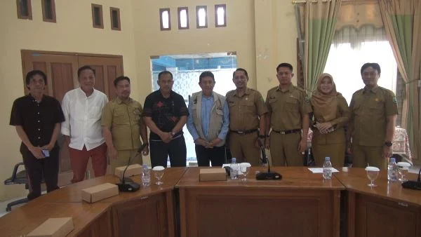 Anggota Komisi IV DPR RI, Hasan Saleh (tengah) melakukan kunjungan kerja ke Dinas Perikanan Kabupaten Bulungan, Selasa (28/4/2026)