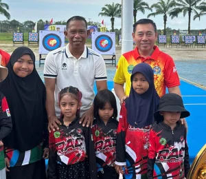 Ketua DPRD Bulungan : Riyanto (kanan)